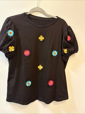 XL Black Floral Patch Puff Sleeve Tee - Women's Top